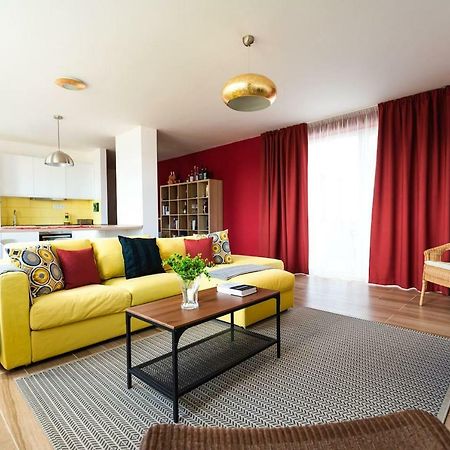 Private 5 Star 3 Room Flat And In-Door Pkg Nitra Exterior foto